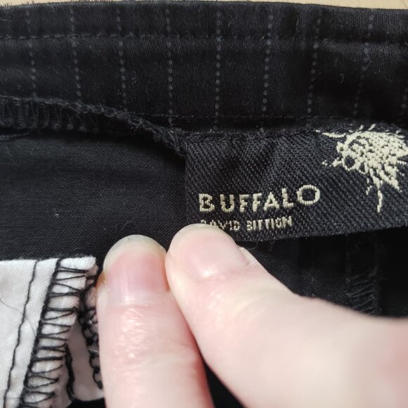 Buffalo David Bitton Y2K Stretch Pinstripe skirt w/lace detail slit & POCKETS - Picture 5 of 8